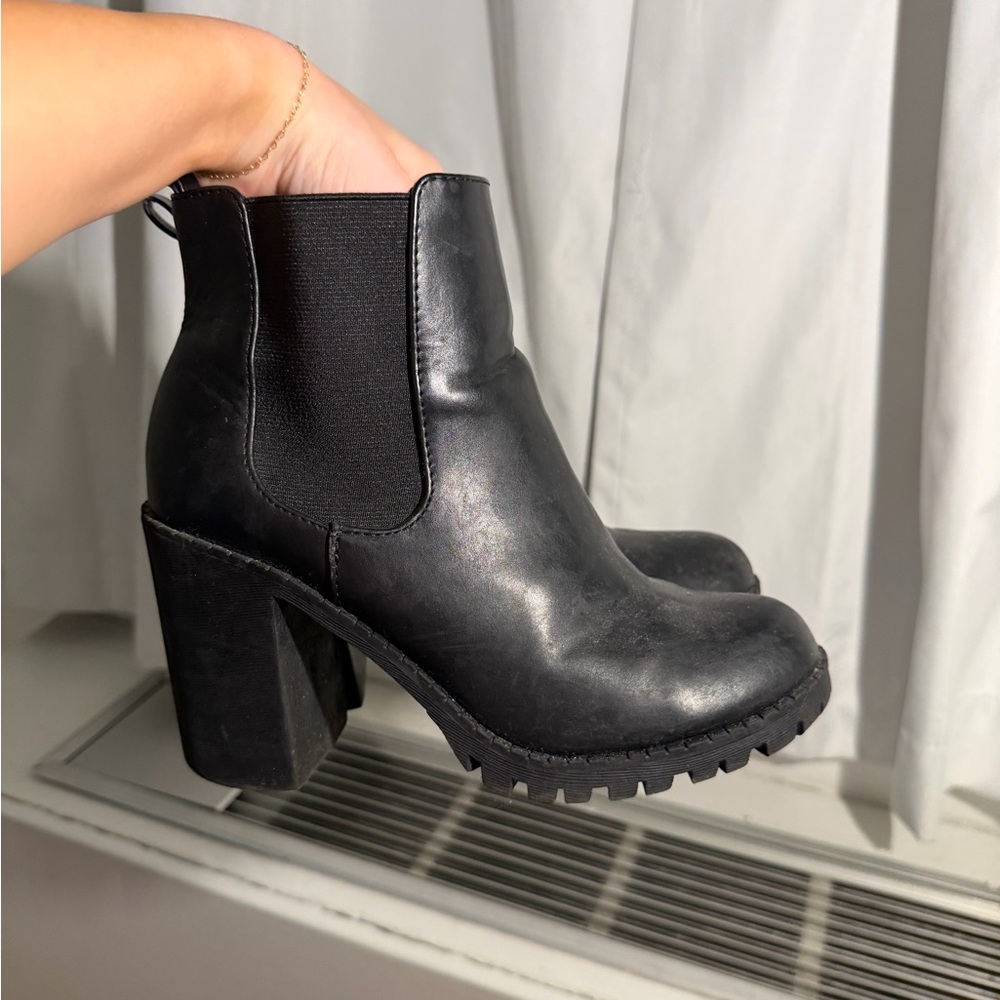 Soda Black Chunky Lug-Heel Chelsea Ankle Boots